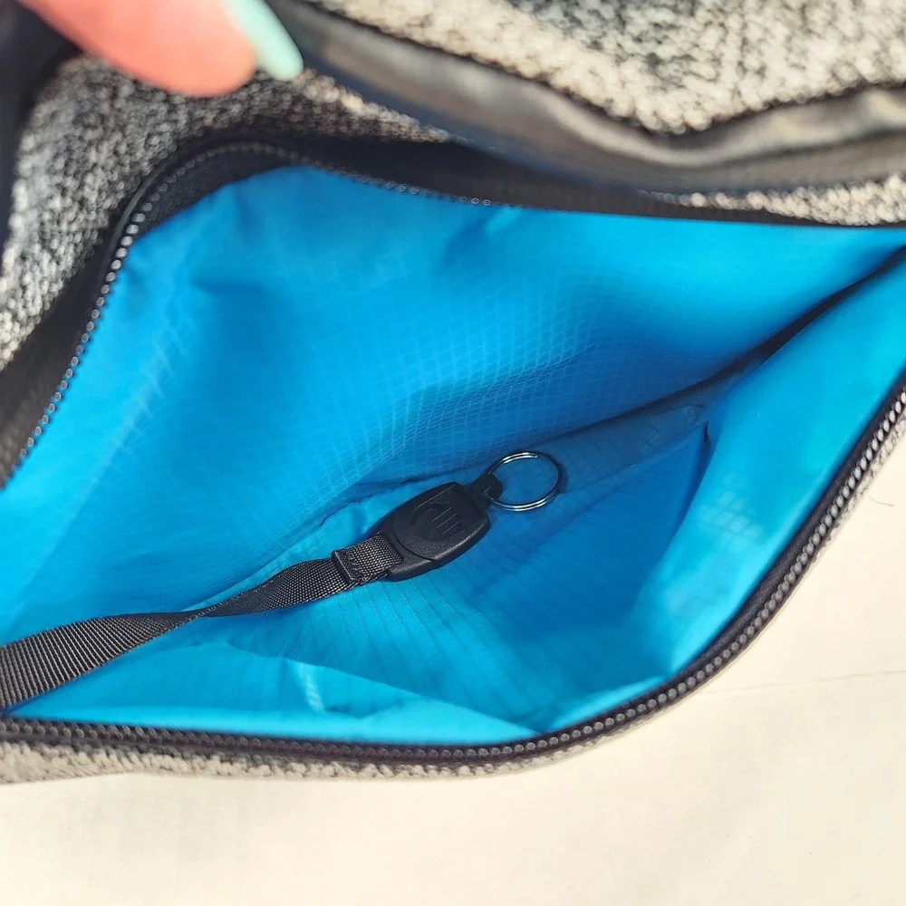 Alpaka Bravo X Sling Bag Grey Marl Crossbody USB Port Travel Messenger Tech‎